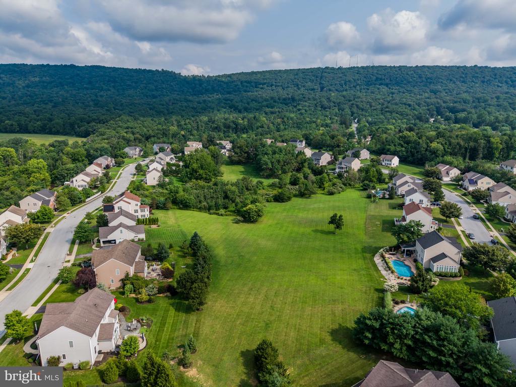 2315 DEWEY LANE