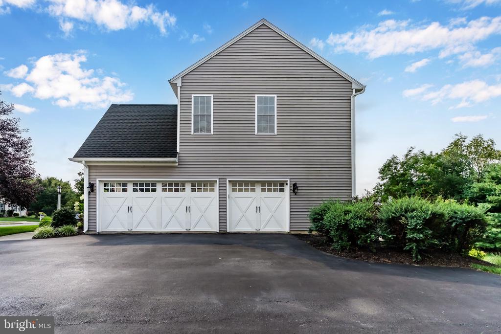 2315 DEWEY LANE
