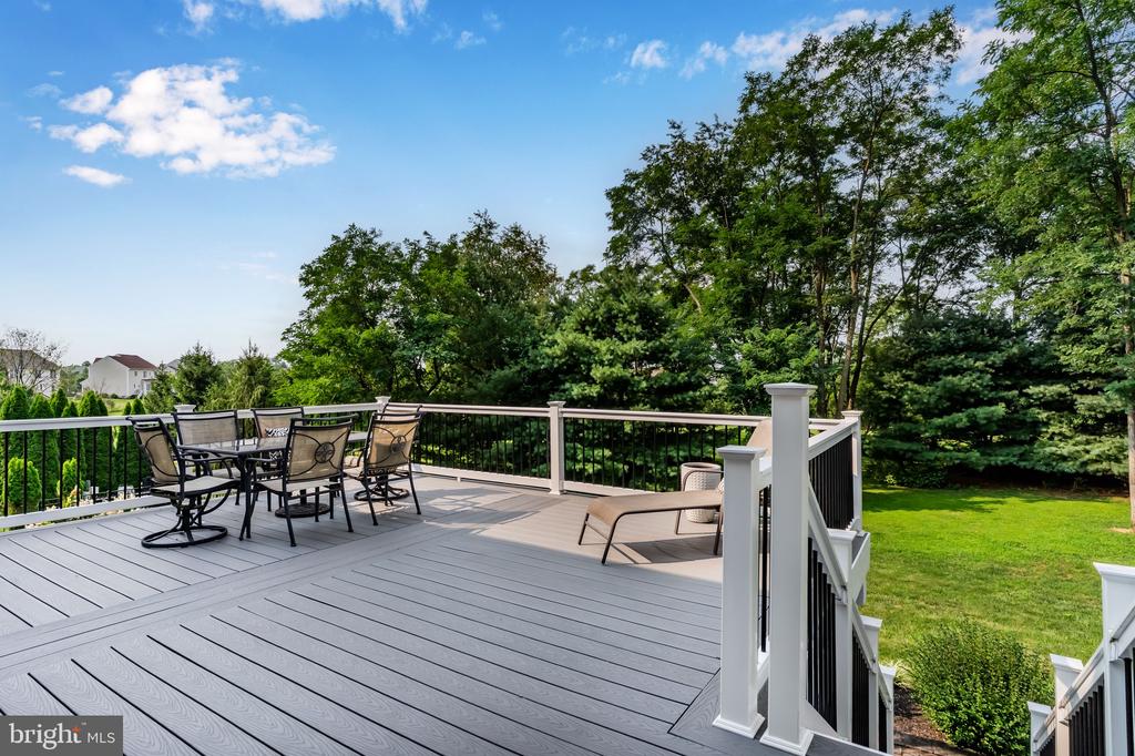 2315 DEWEY LANE