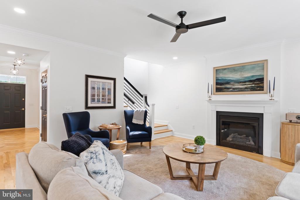 2315 DEWEY LANE
