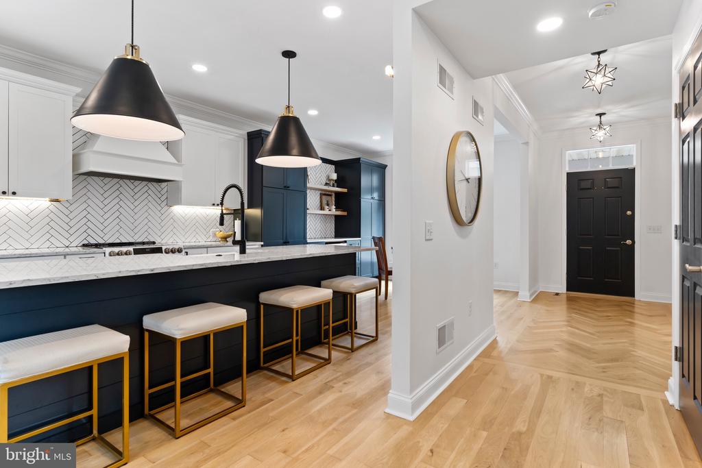 2315 DEWEY LANE