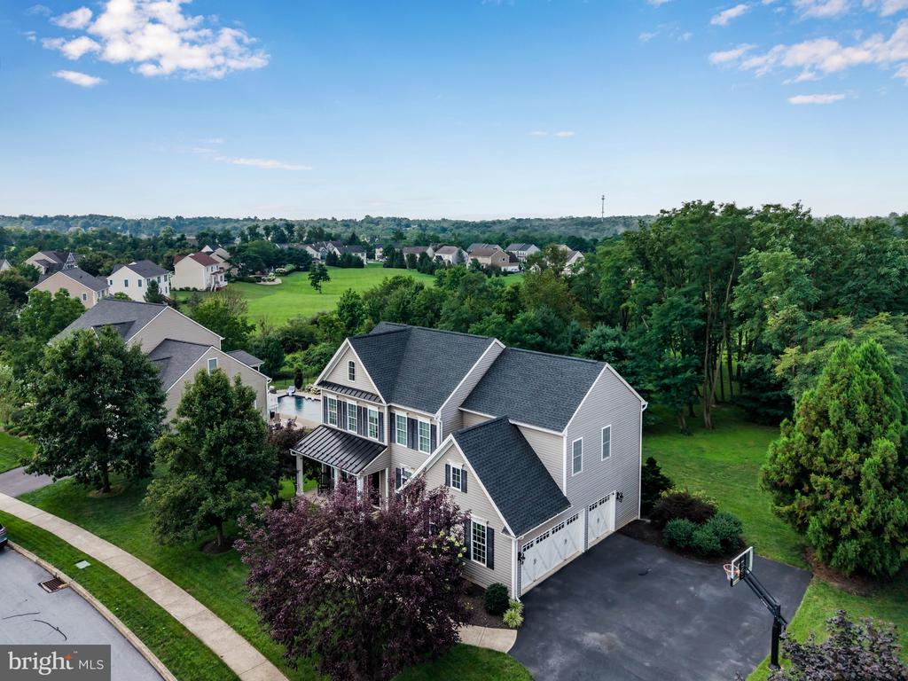 2315 DEWEY LANE