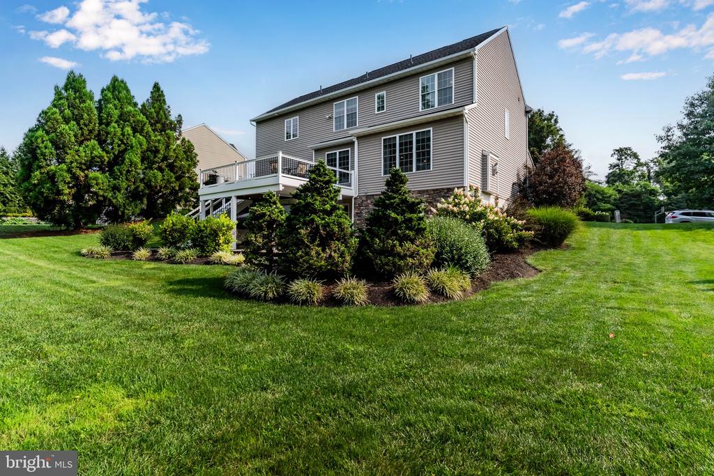 2315 DEWEY LANE