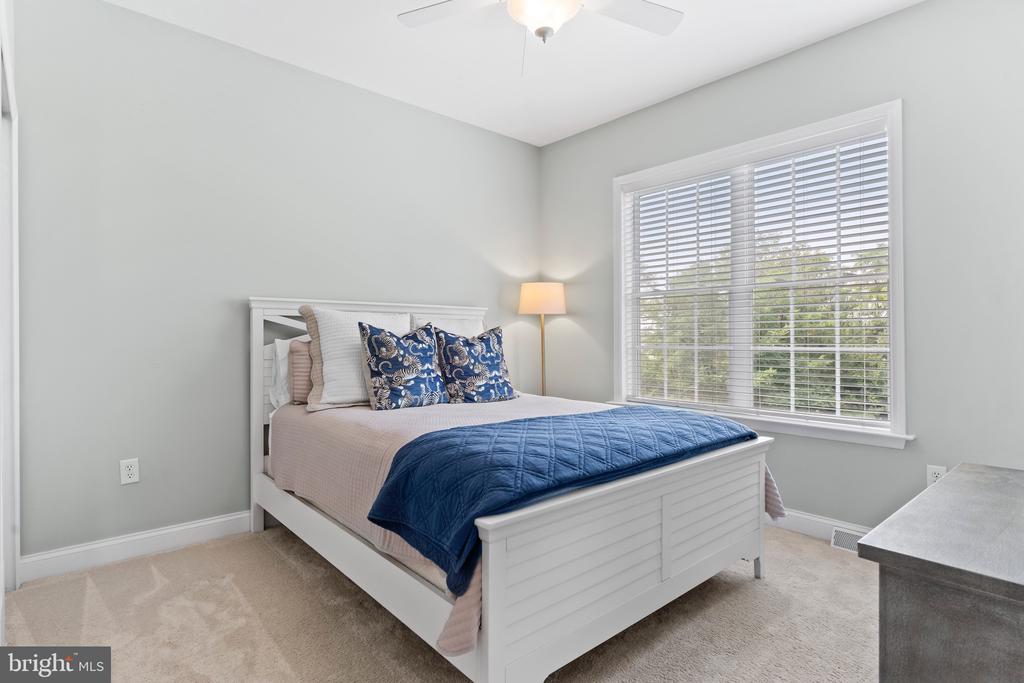 2315 DEWEY LANE
