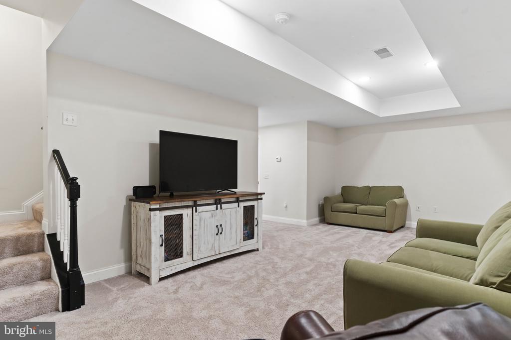 2315 DEWEY LANE