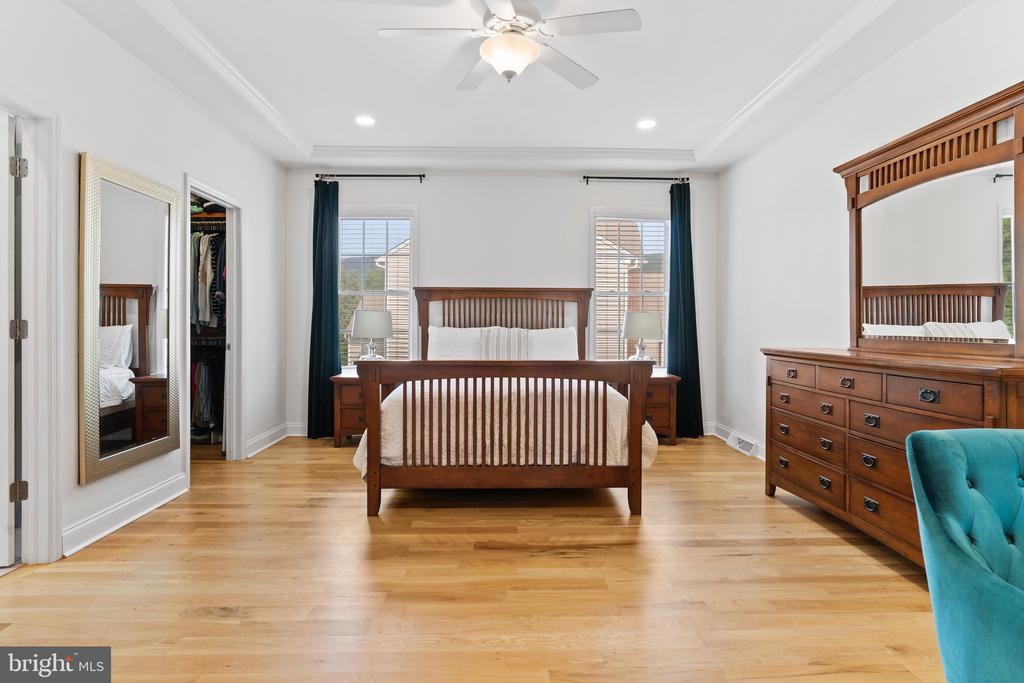 2315 DEWEY LANE