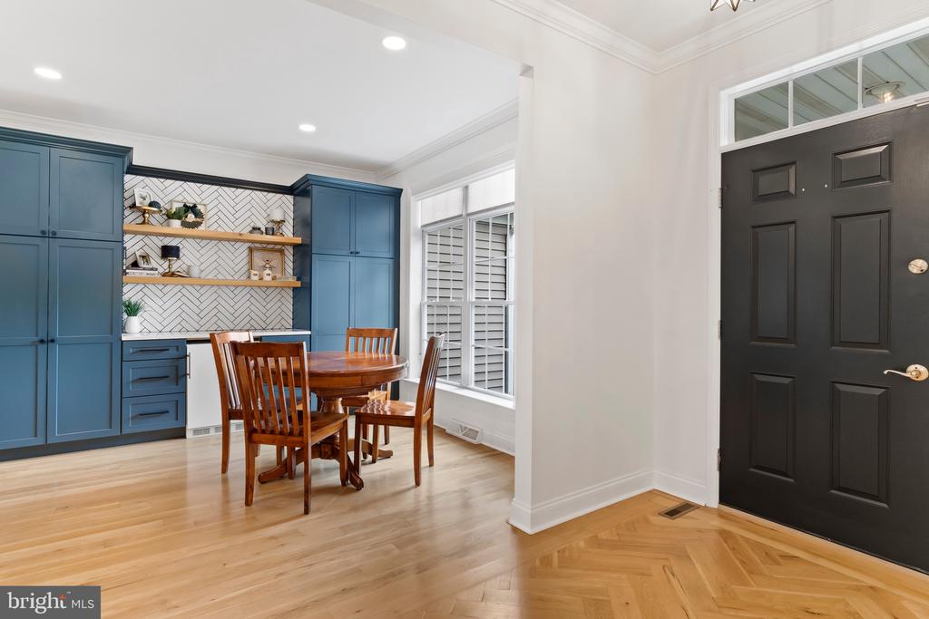 2315 DEWEY LANE