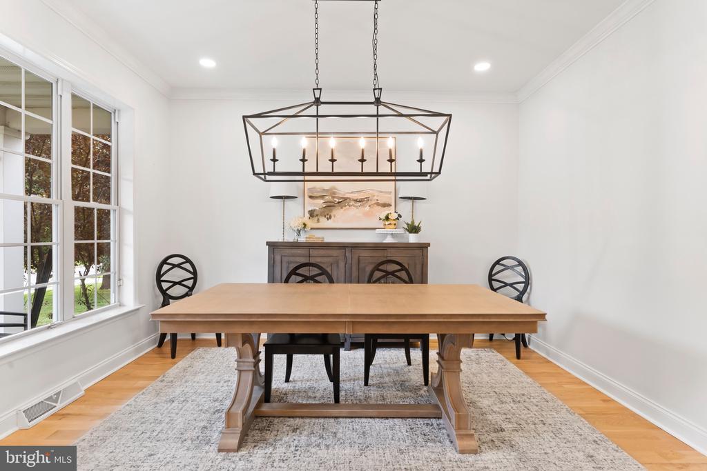 2315 DEWEY LANE