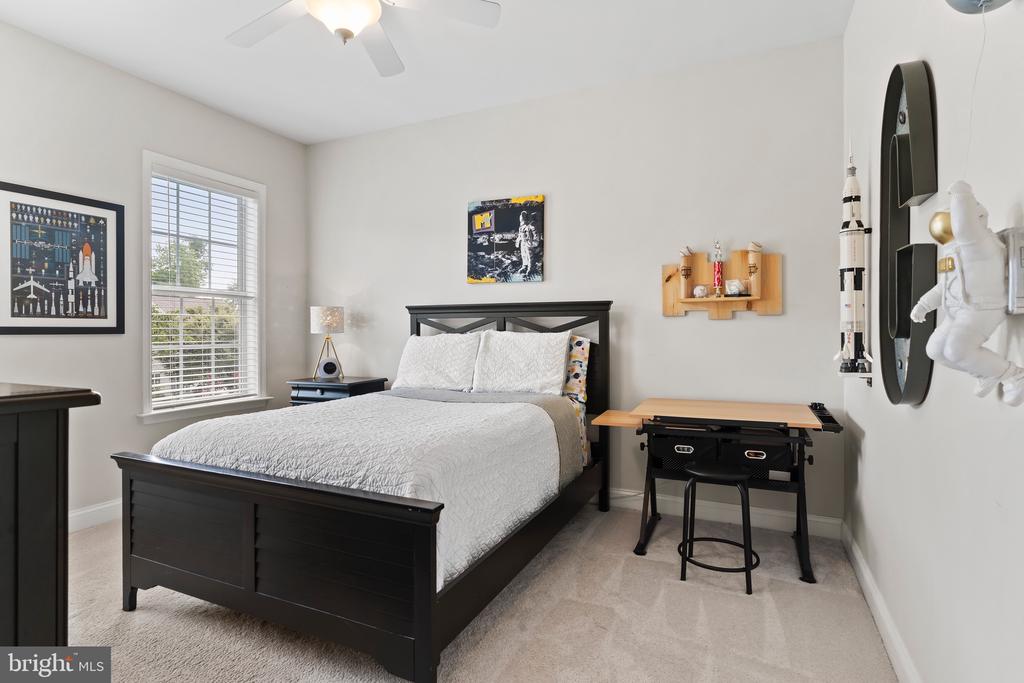 2315 DEWEY LANE