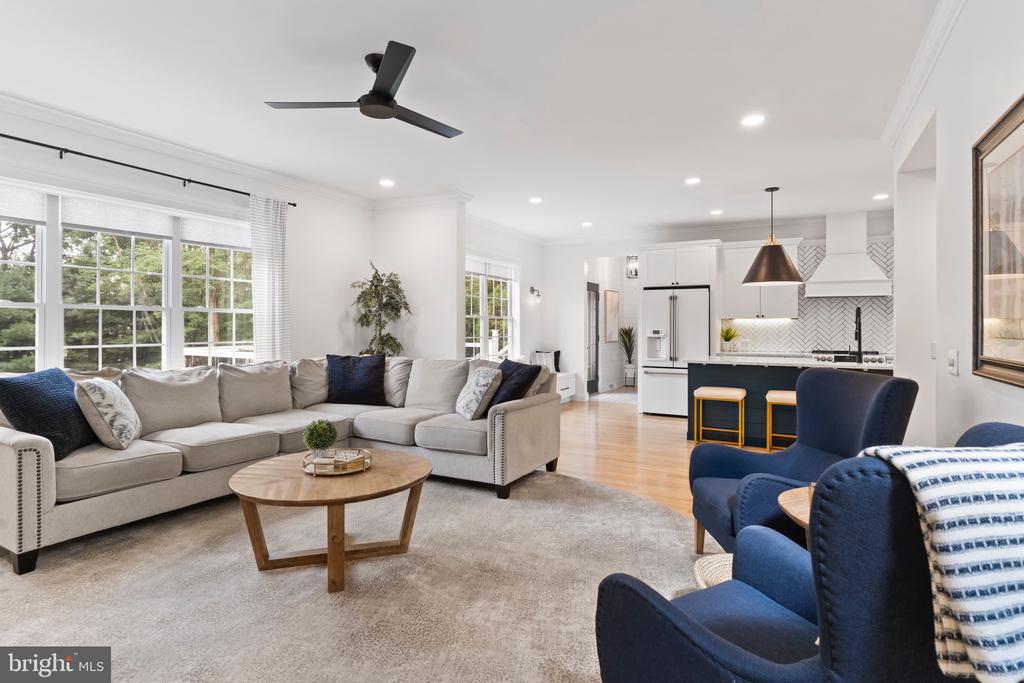 2315 DEWEY LANE