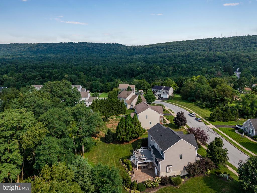 2315 DEWEY LANE