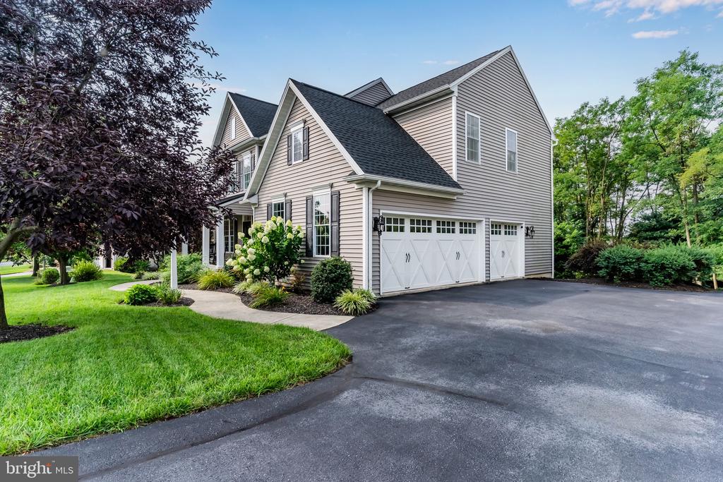 2315 DEWEY LANE
