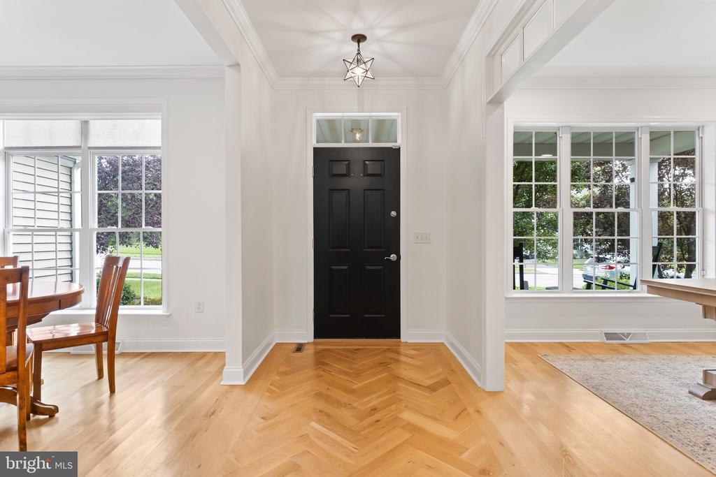 2315 DEWEY LANE