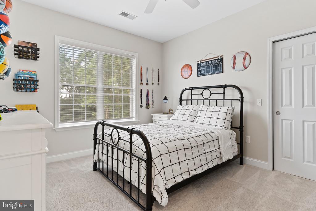 2315 DEWEY LANE