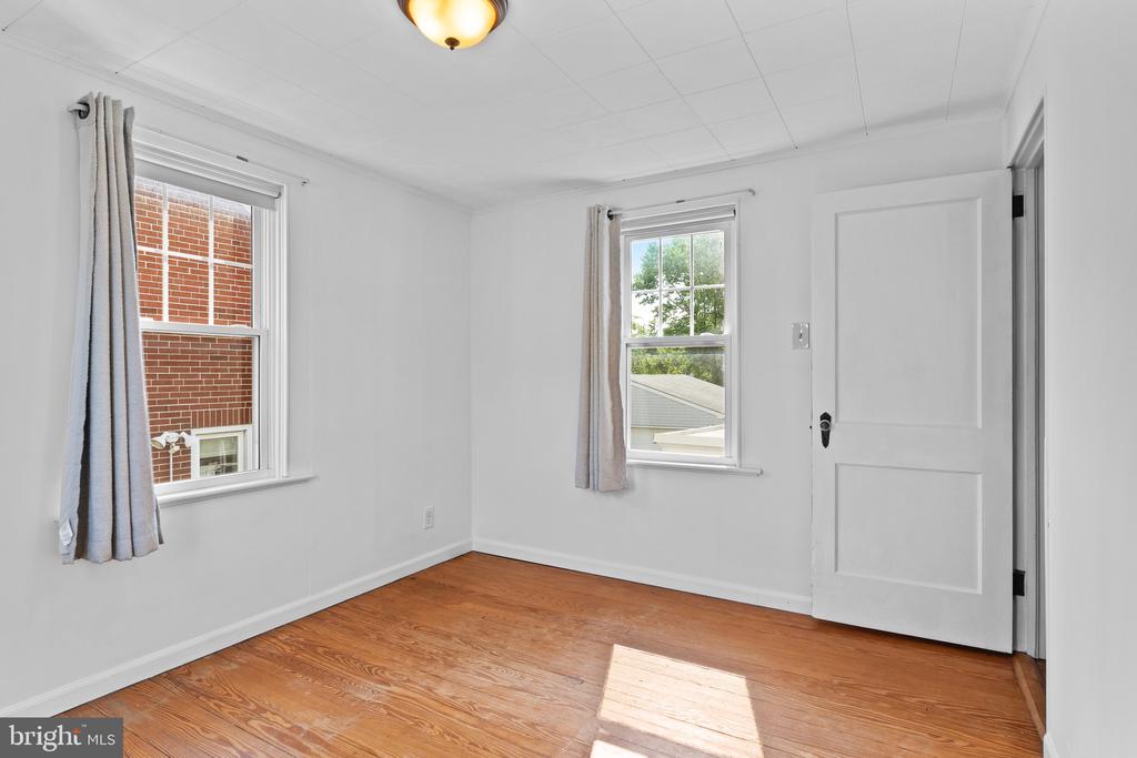 282 WALTON STREET