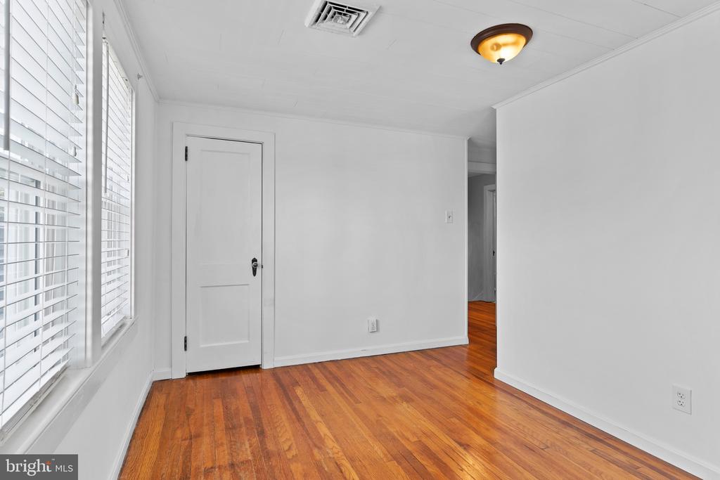 282 WALTON STREET