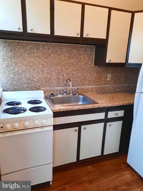 12 S FILBERT STREET Unit: B15