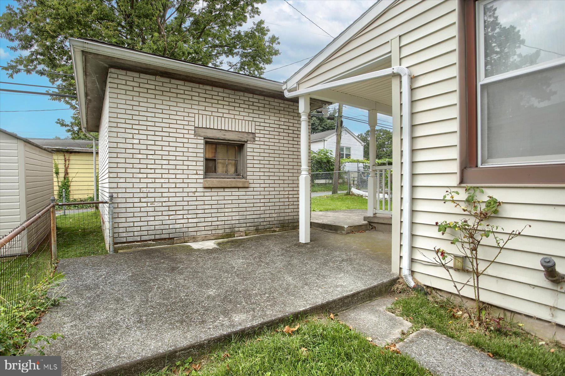 1725 Sycamore