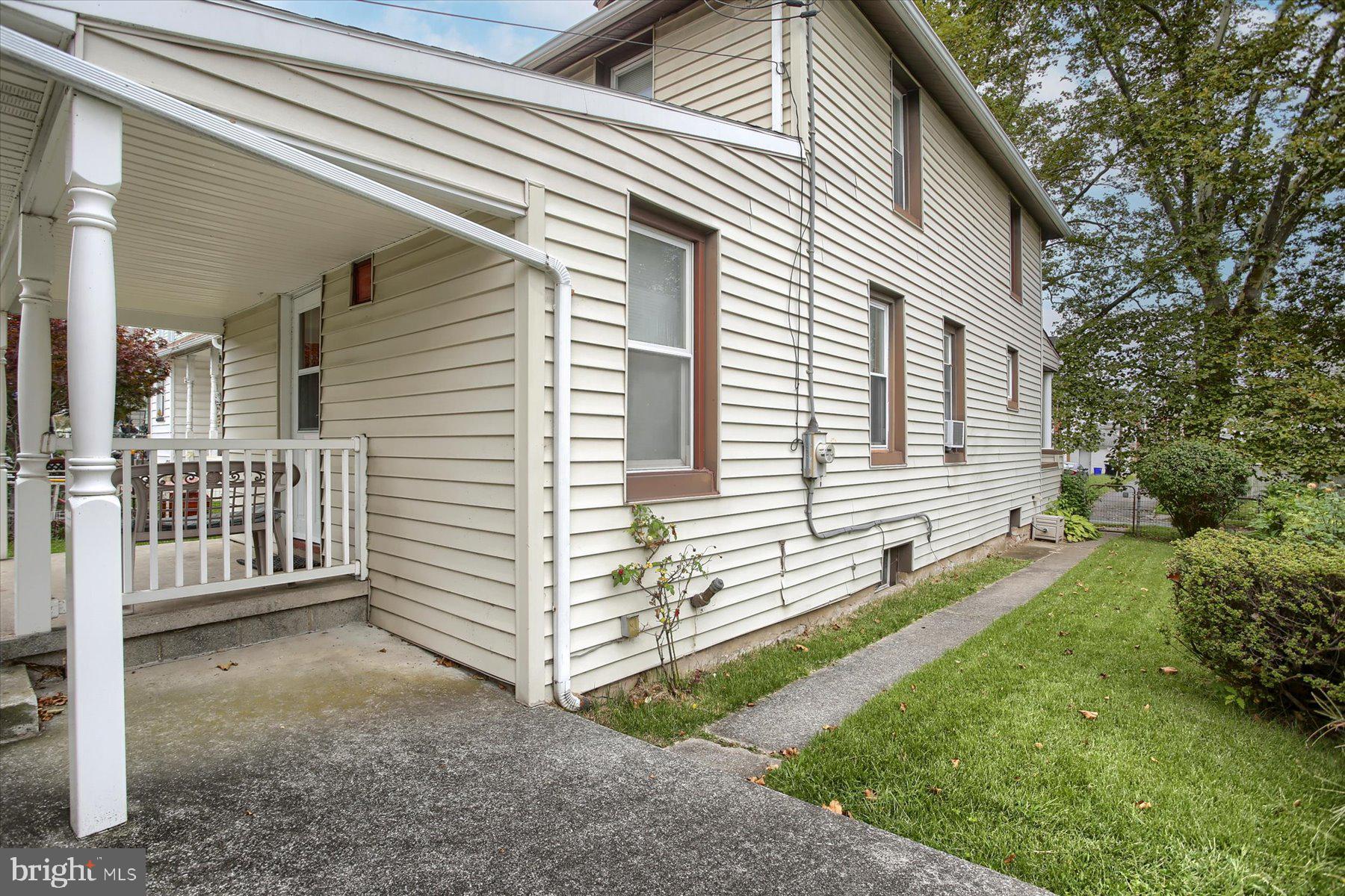 1725 Sycamore