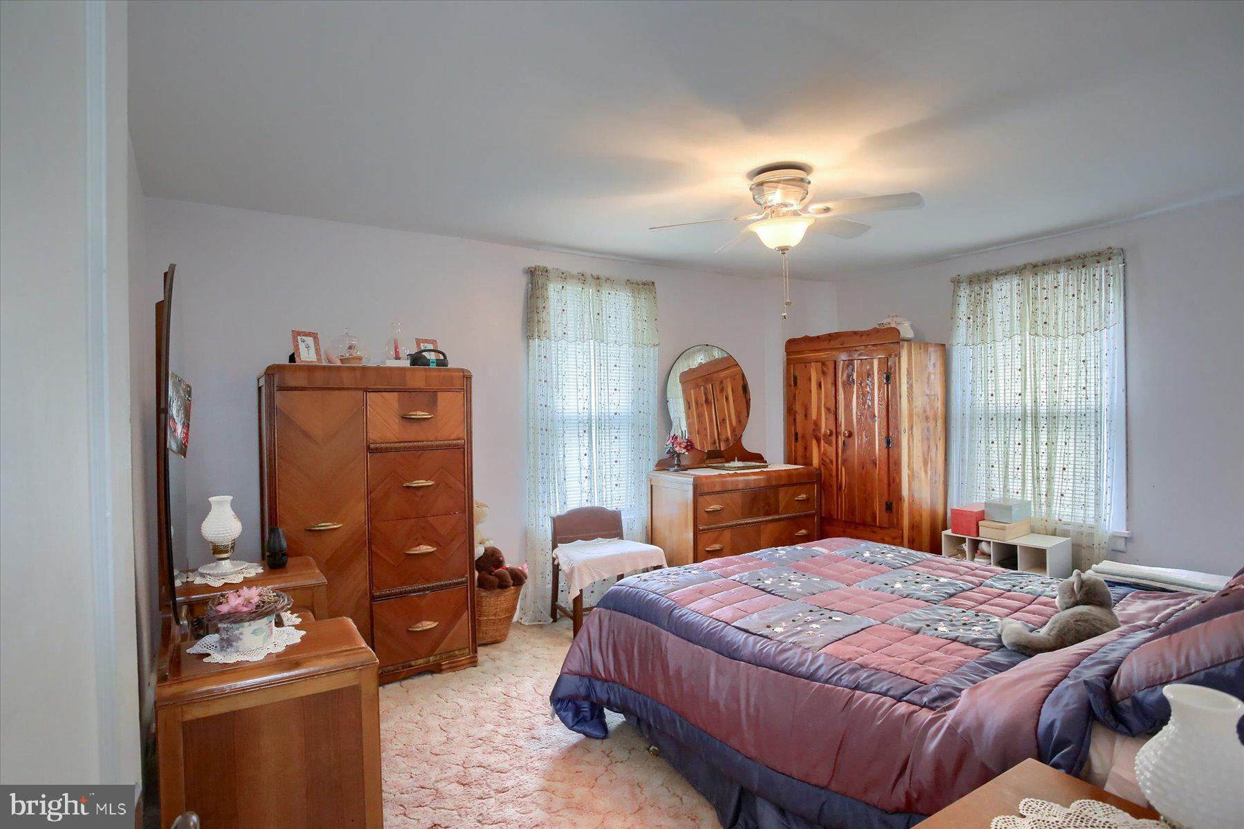1725 Sycamore
