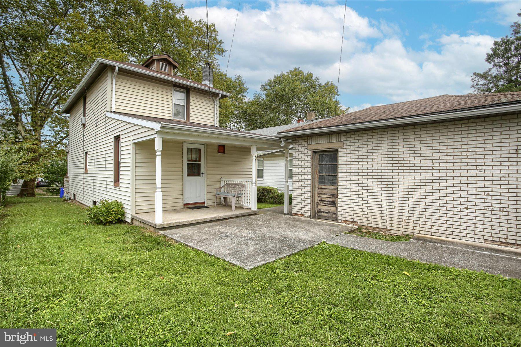 1725 Sycamore