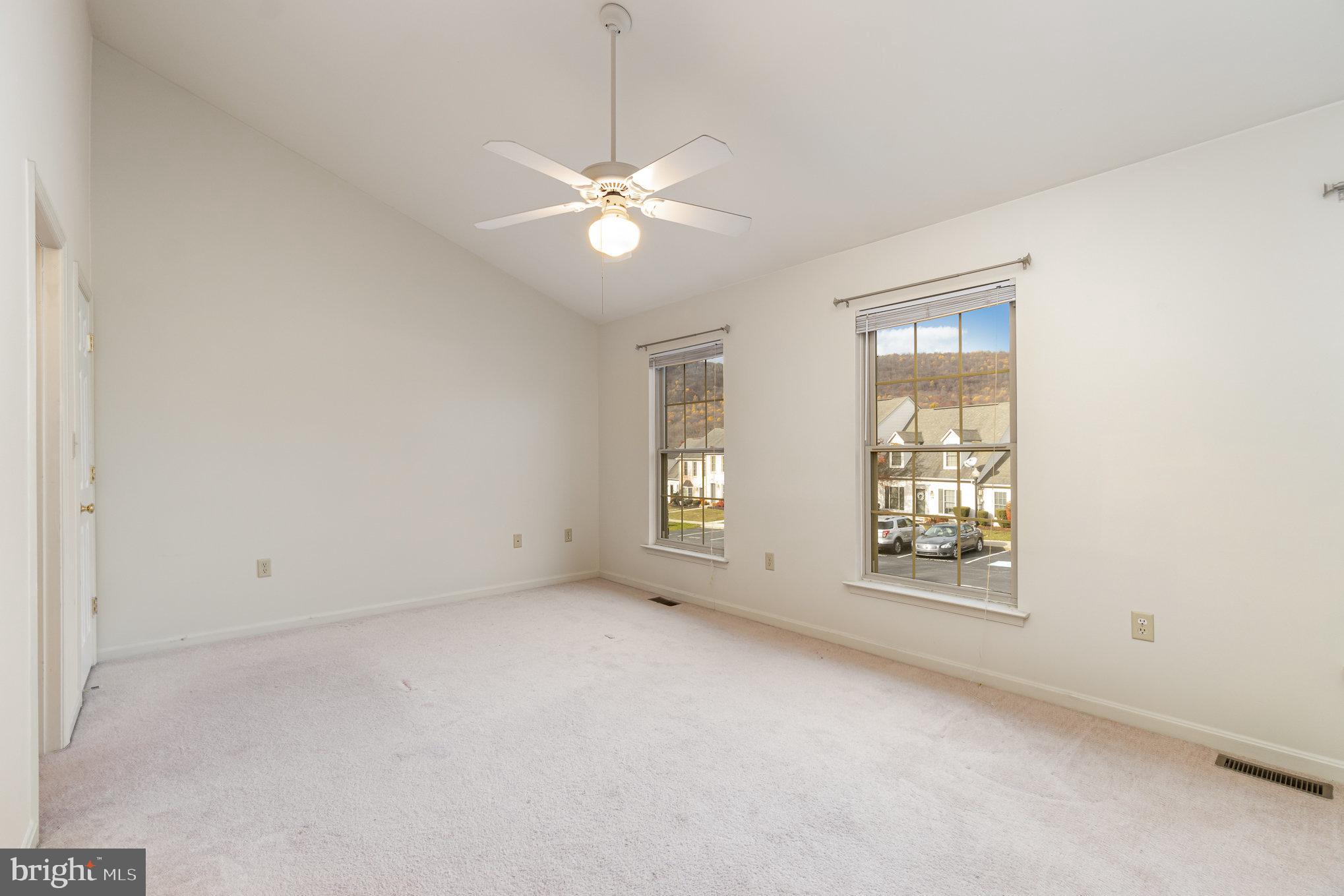 218 Saddle Ridge Dr