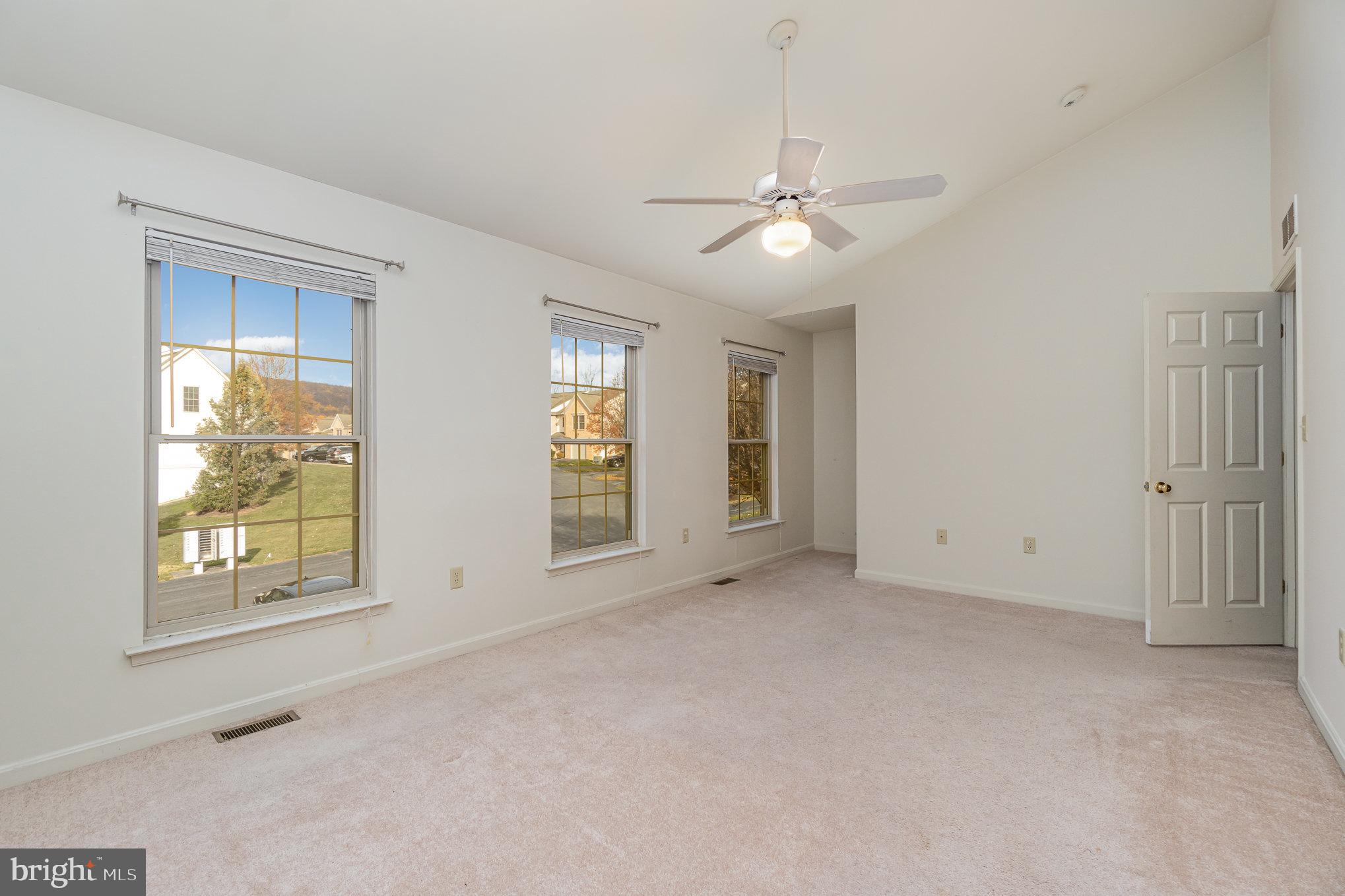 218 Saddle Ridge Dr