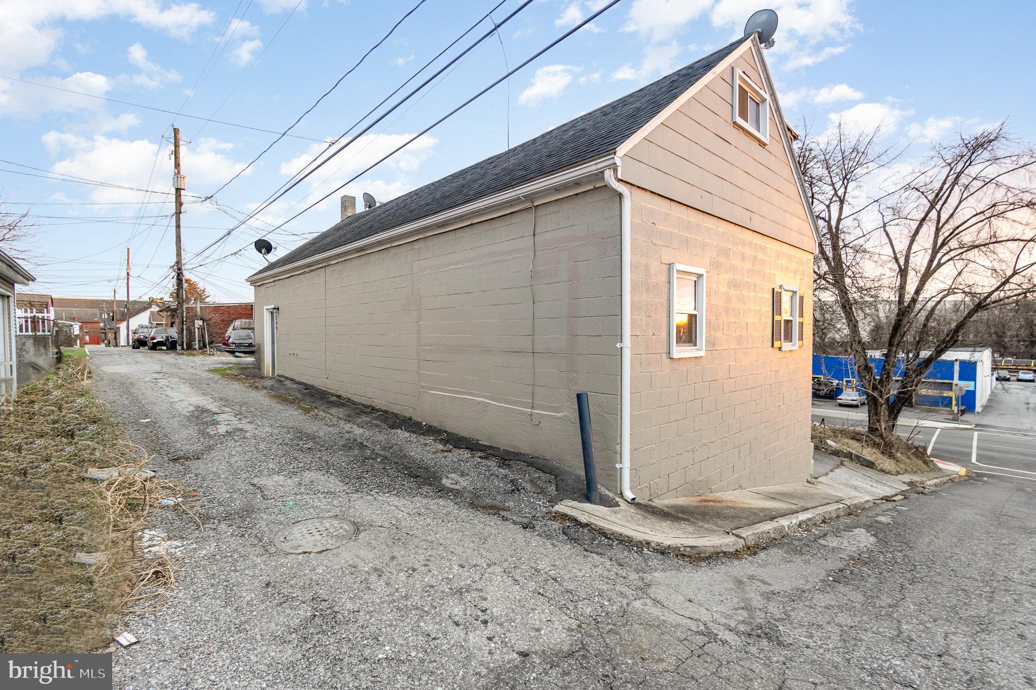 549 N Front St