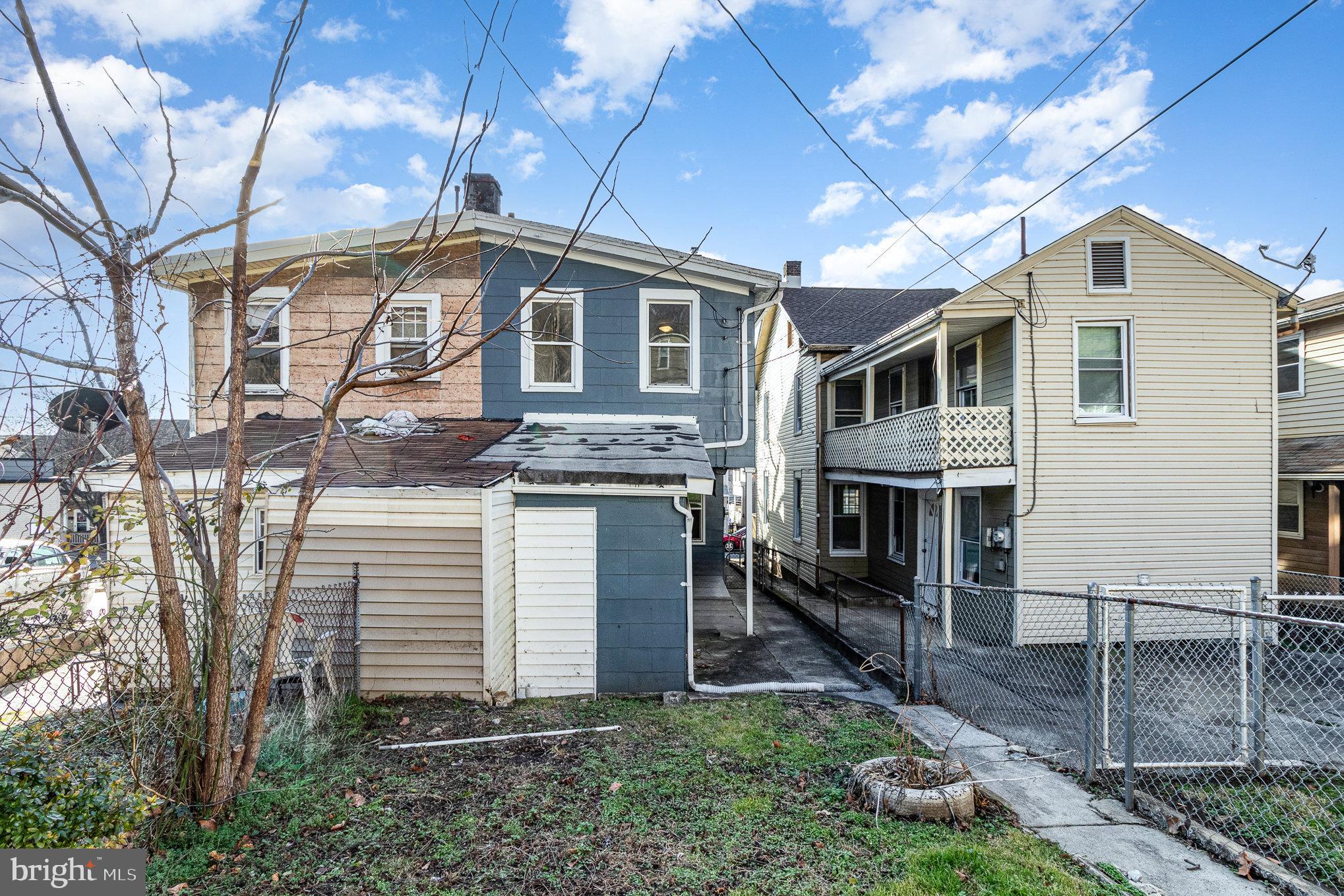 349 S 2nd St