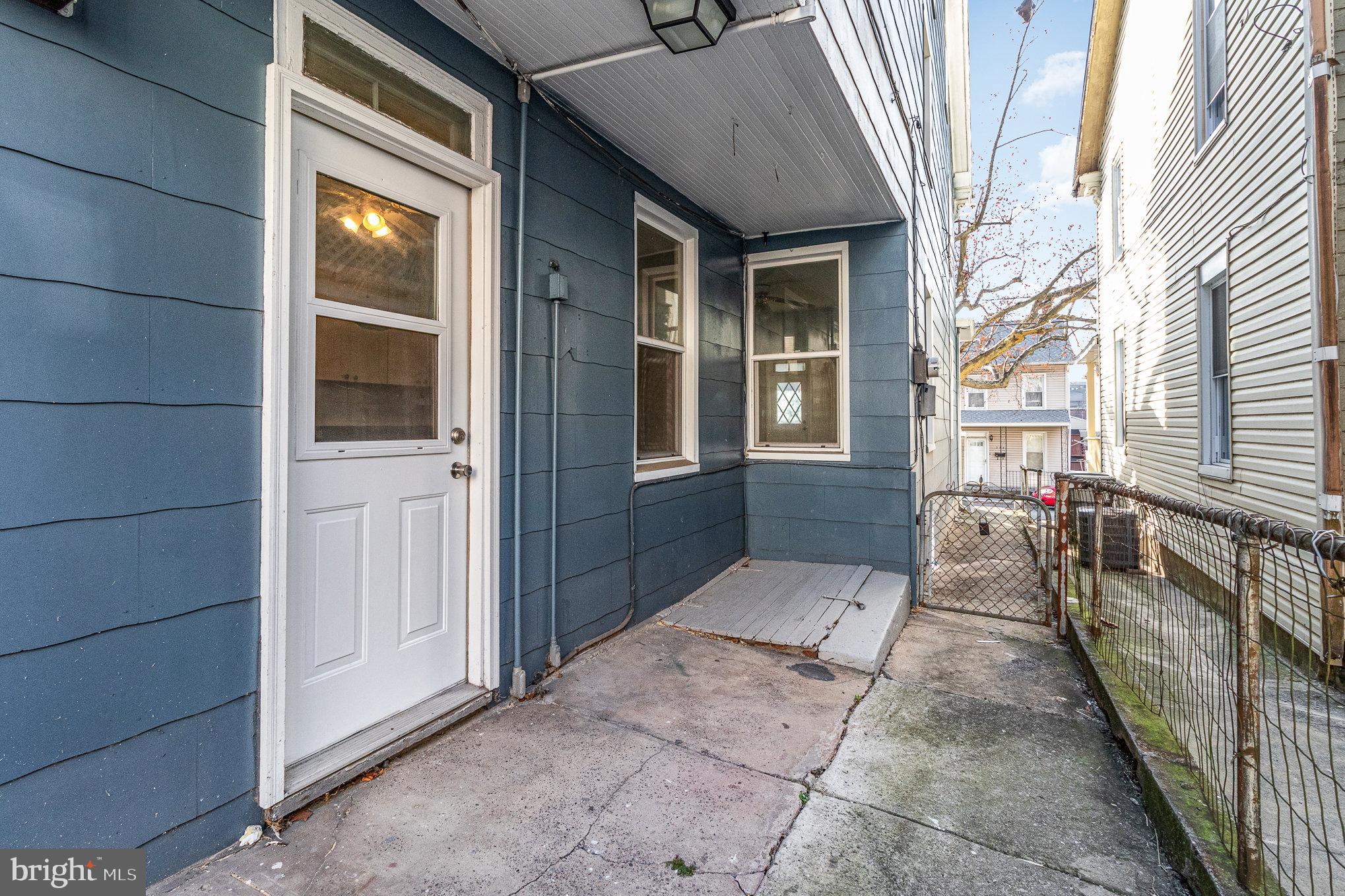 349 S 2nd St