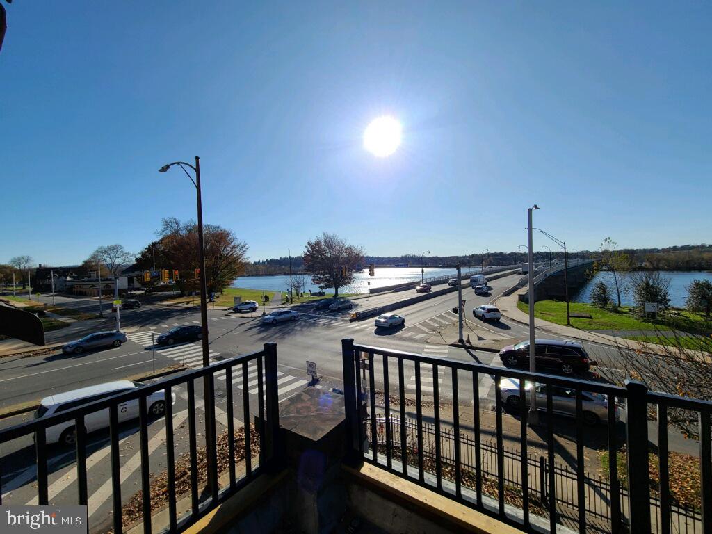 901 N Front St #1r