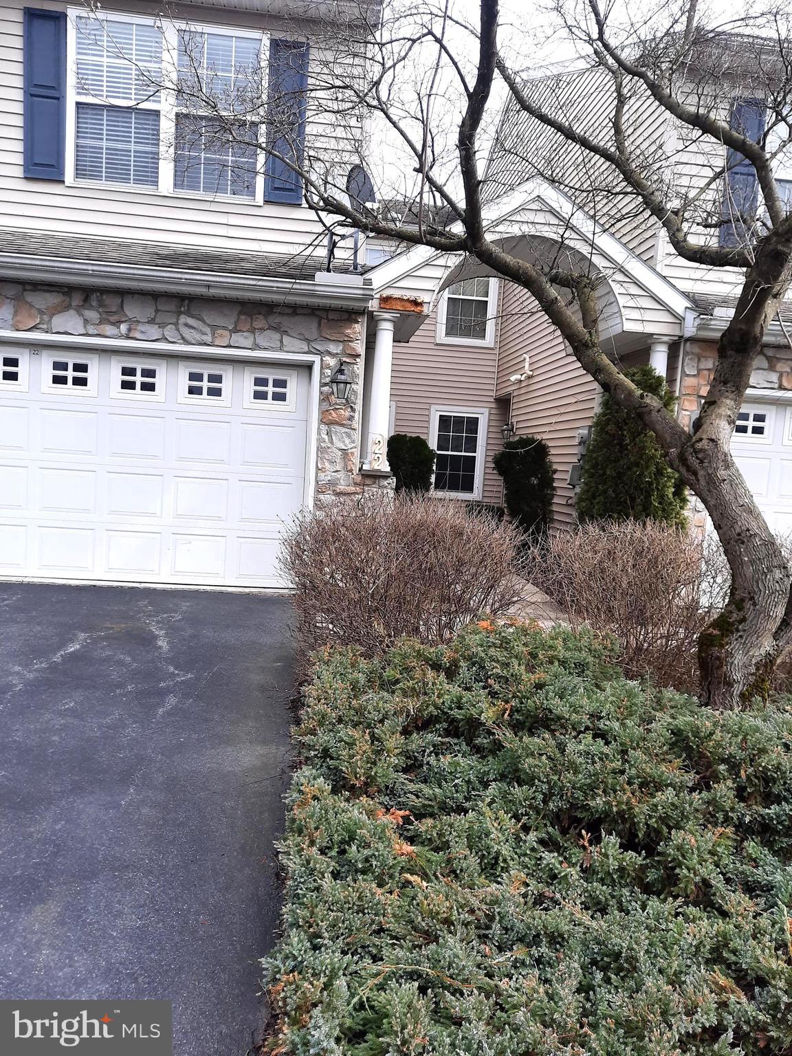 22 Carousel Cir