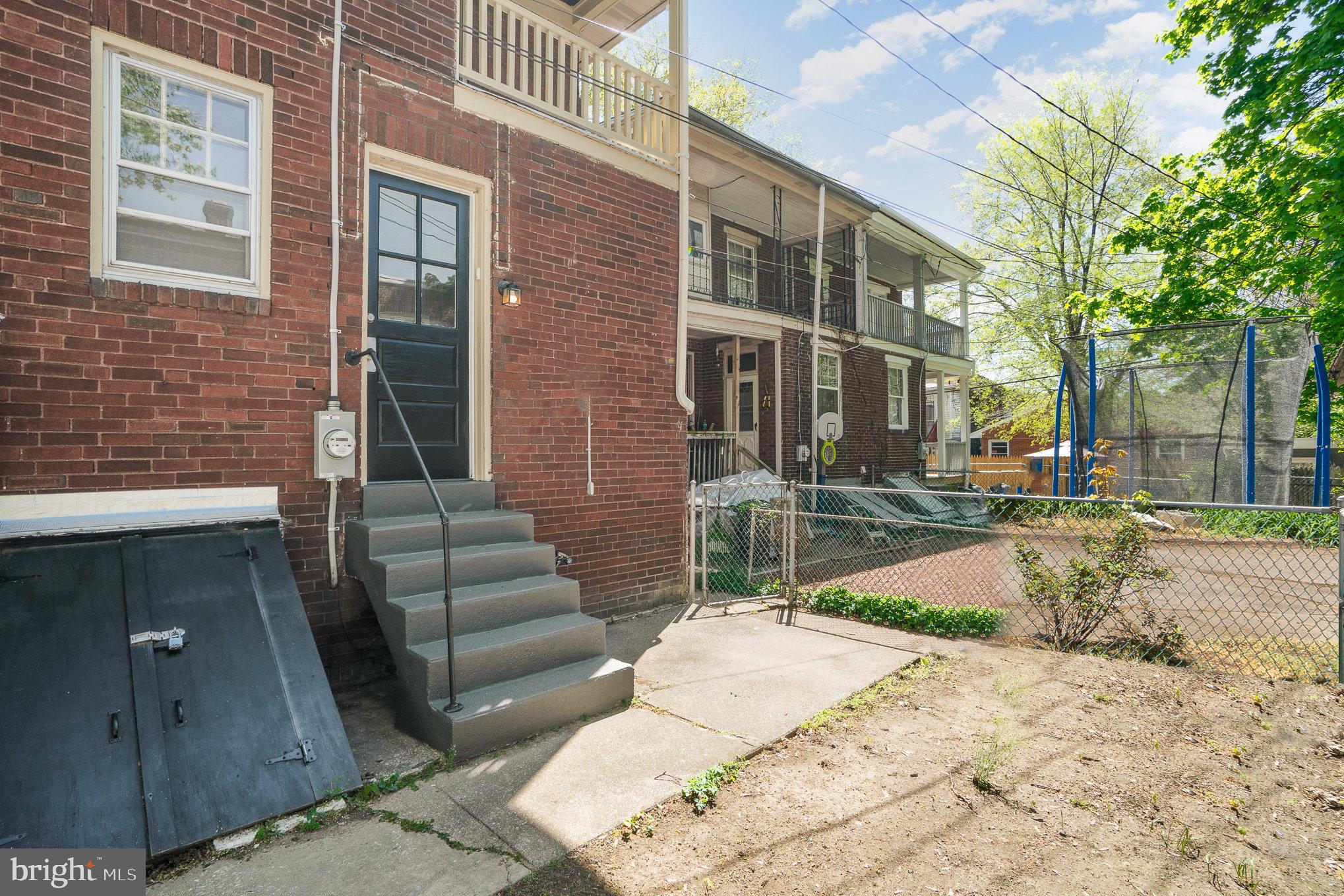 516 Radnor St