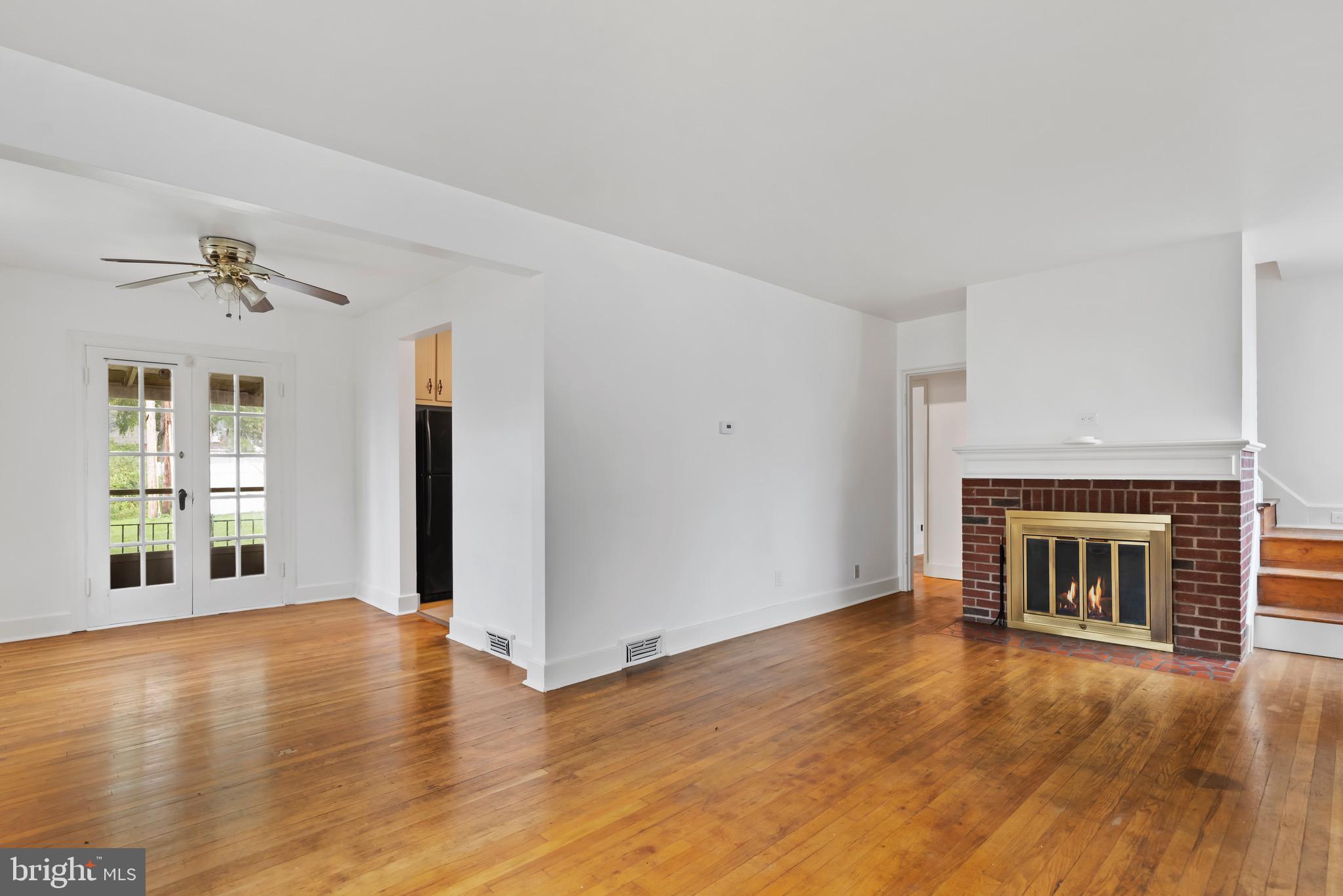 407 E Emaus St