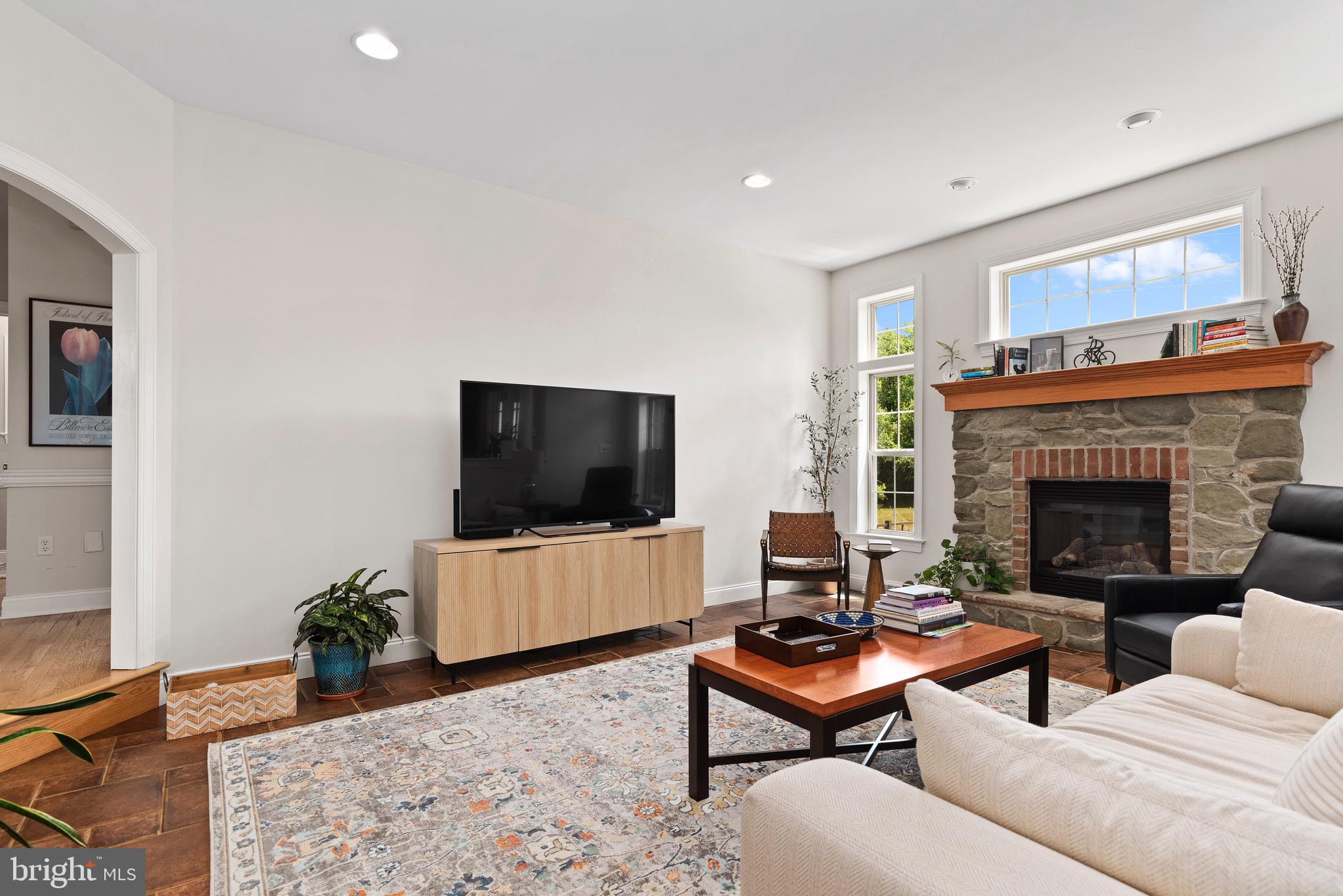 2749 Westhampton Ter