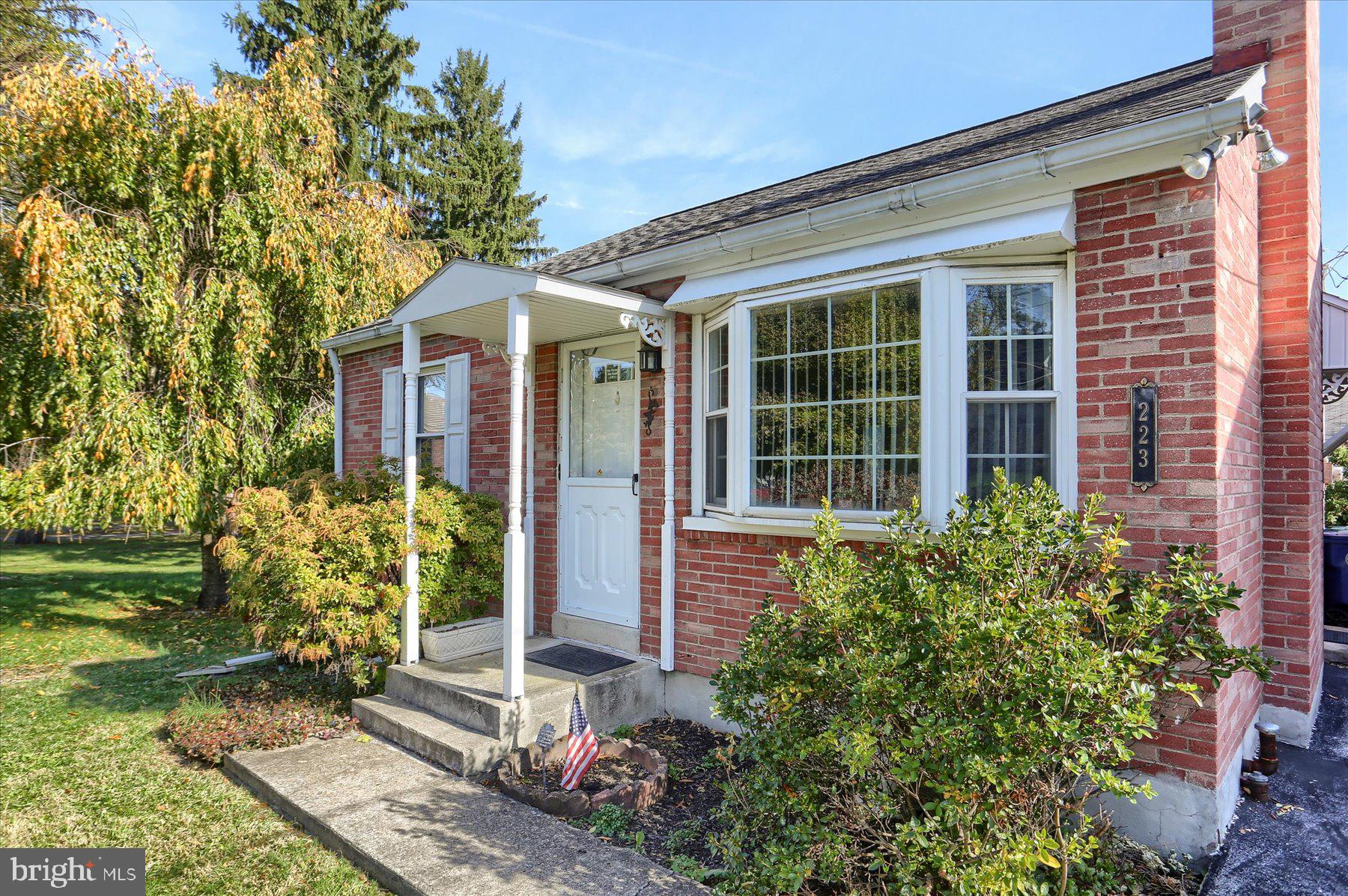 223 Earl Ave