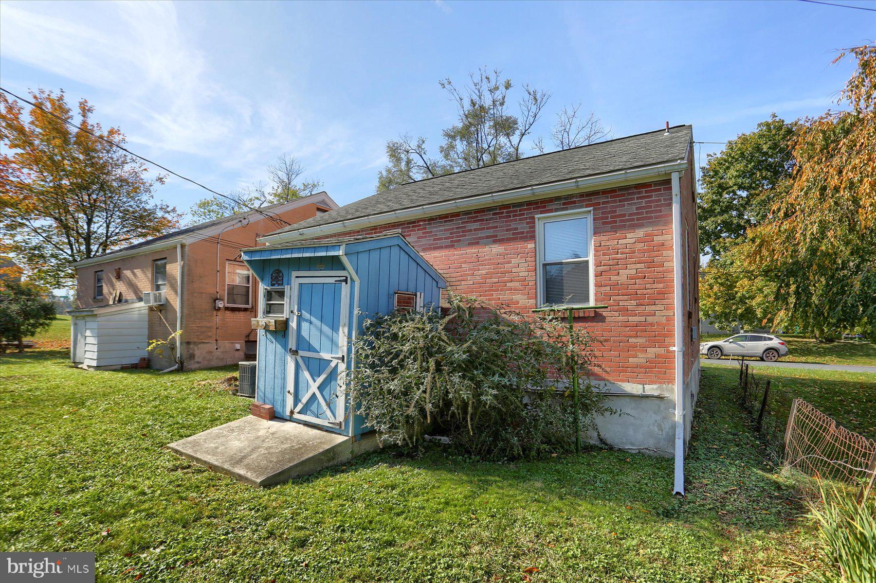 223 Earl Ave
