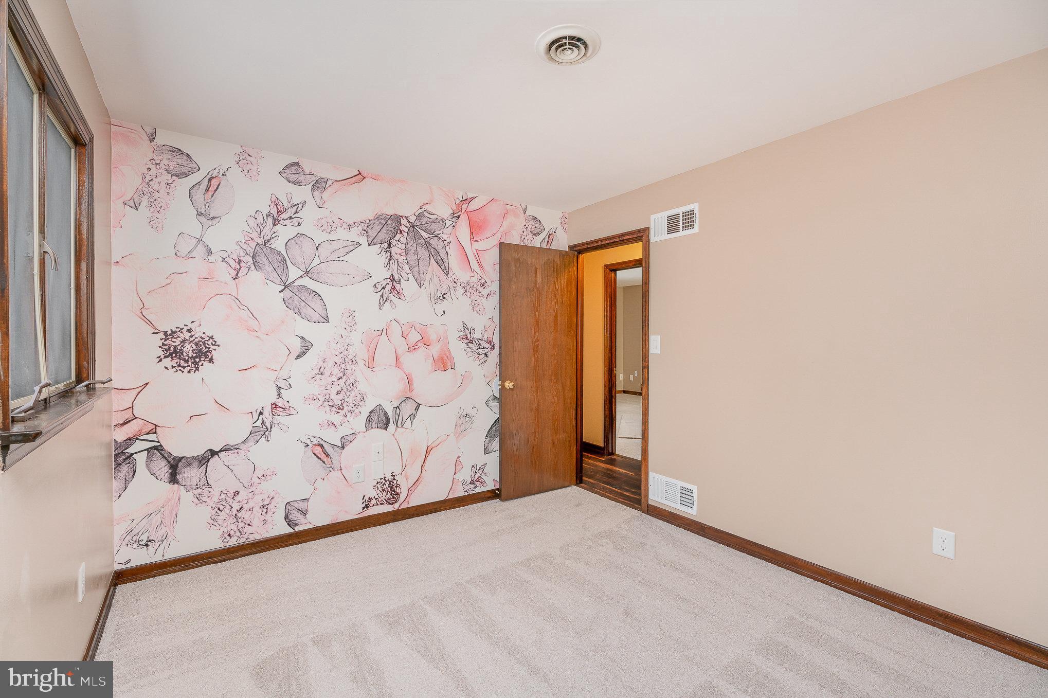 8 Mayapple Dr