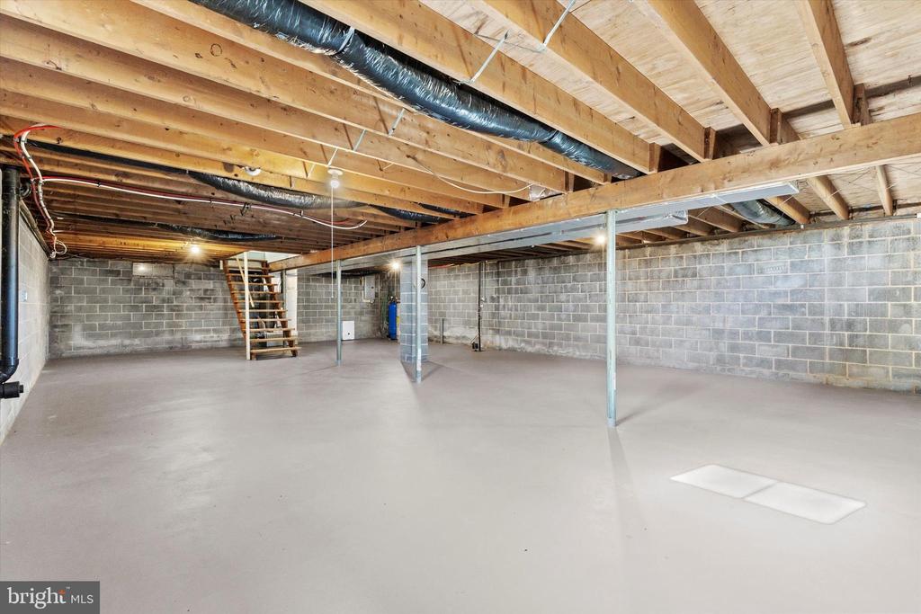 319 Spring Rd