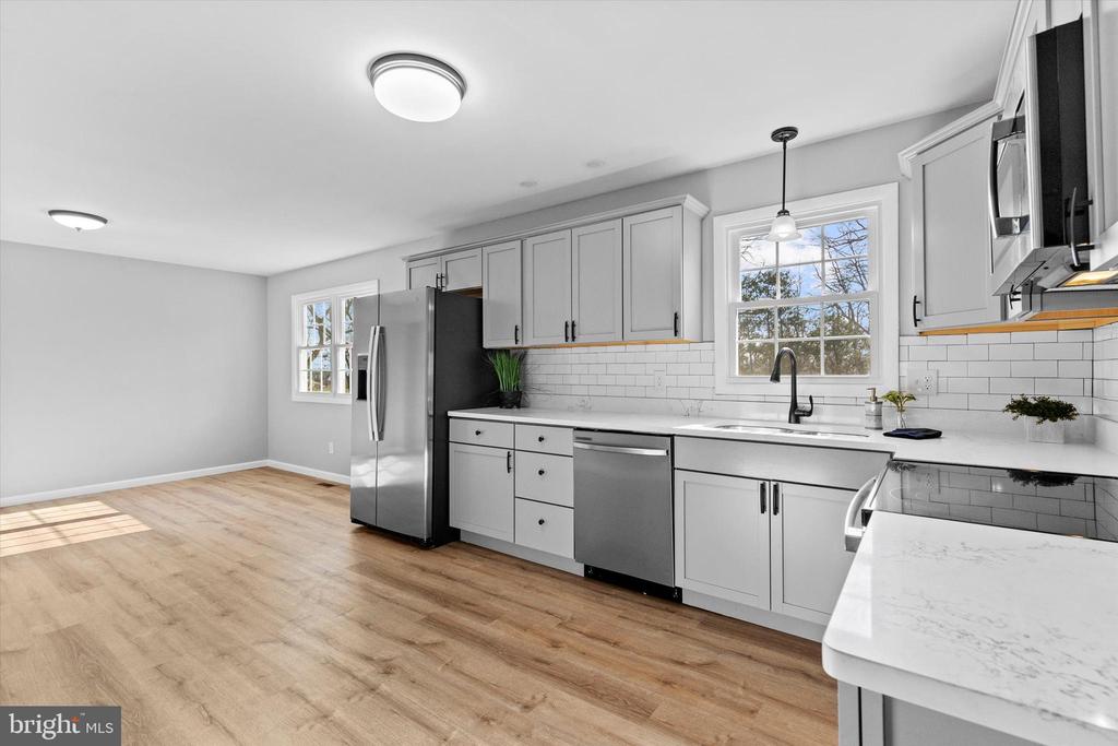319 Spring Rd