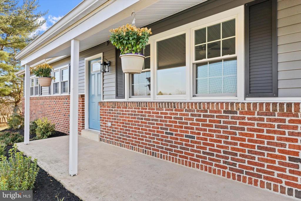 319 Spring Rd