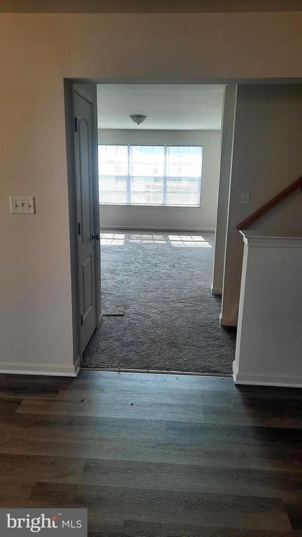 2433 NEWTOWN DRIVE