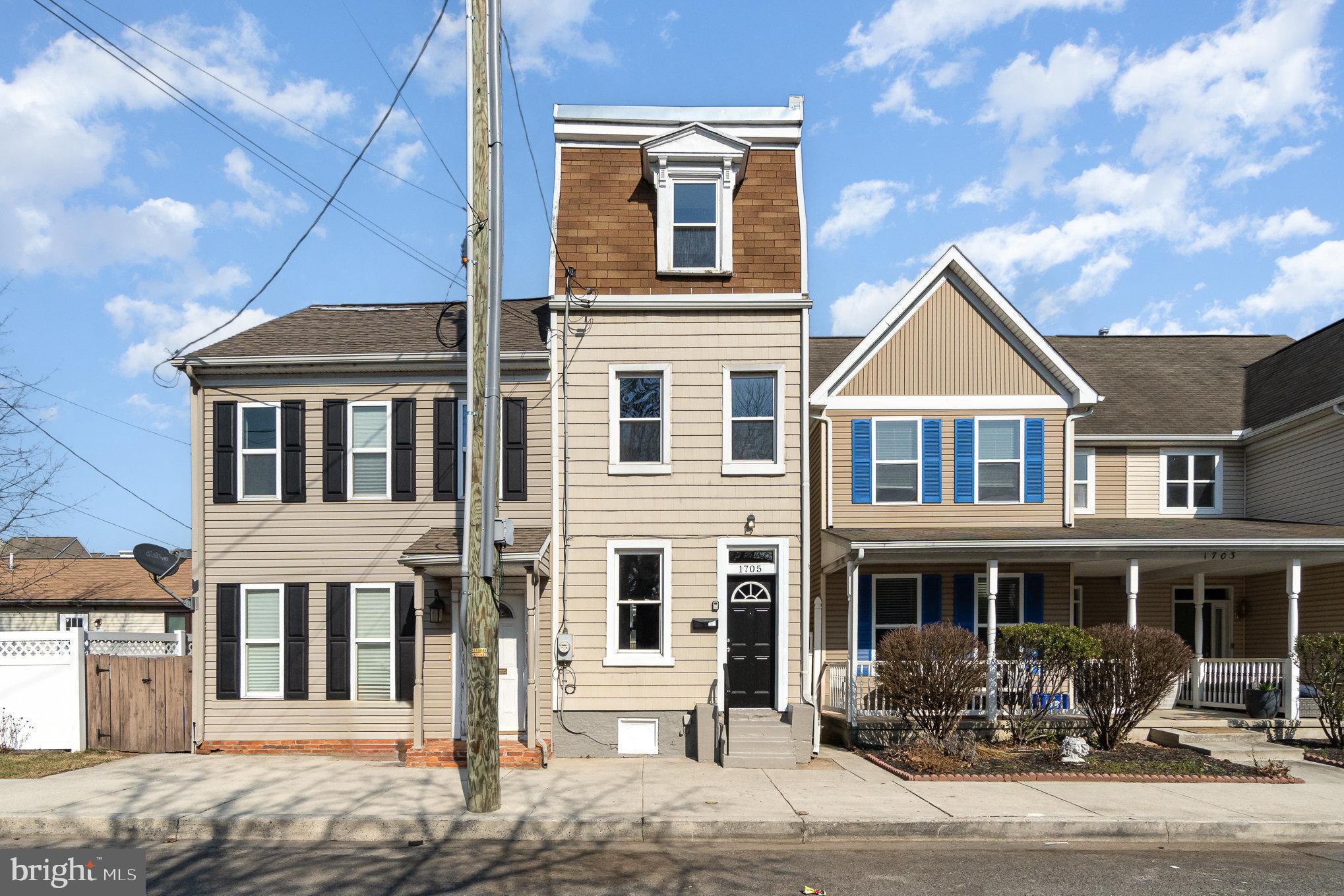 1705 N 4th St