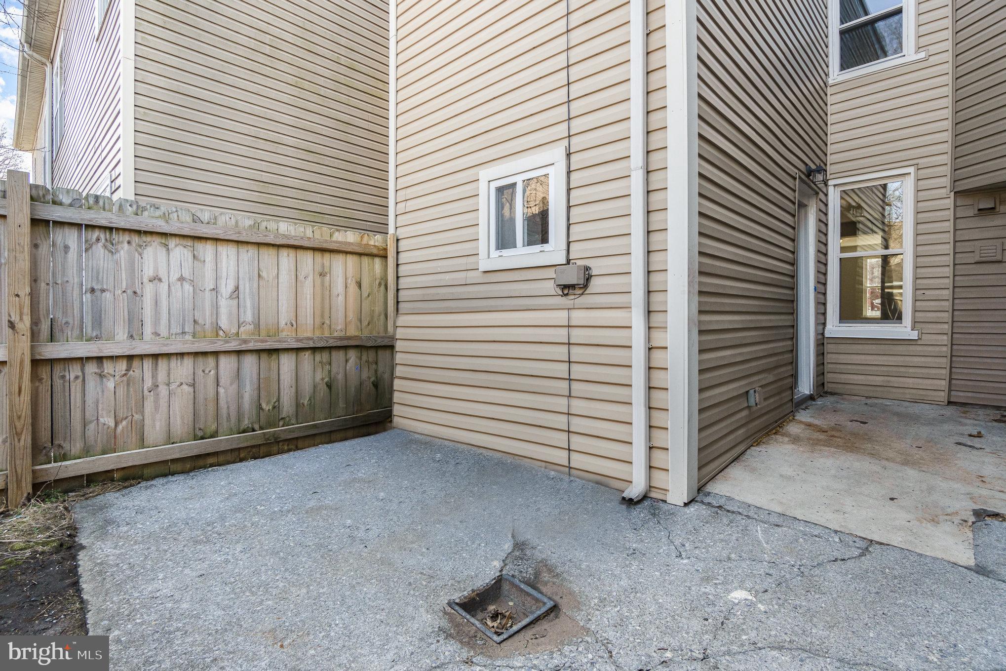1705 N 4th St