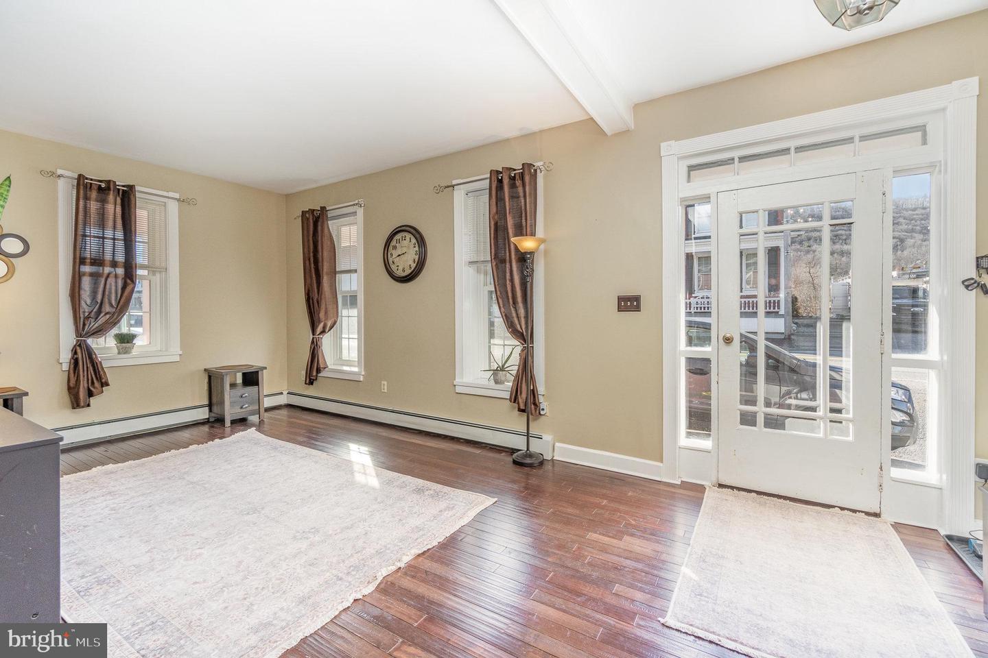 228 W Market St