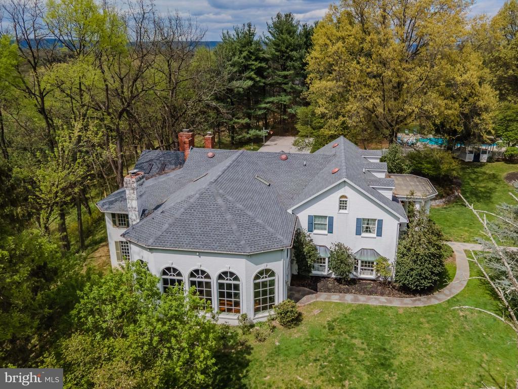 1485 Fairmont Dr