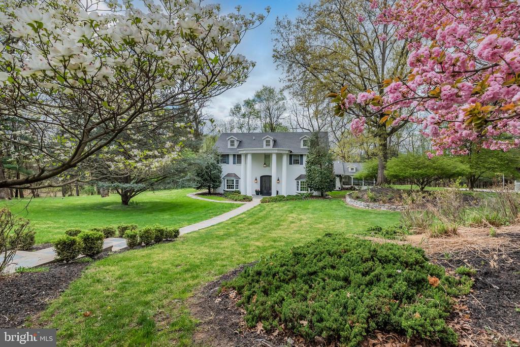 1485 Fairmont Dr