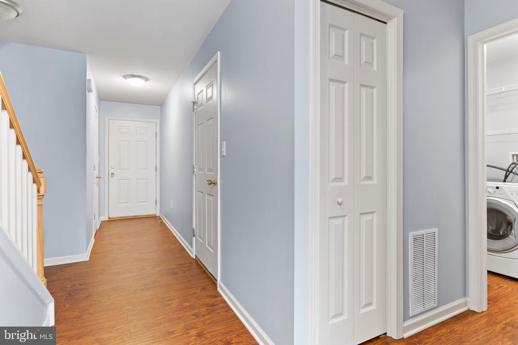 7883 Manada Ct