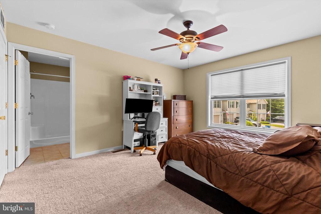 7877 Manada Ct