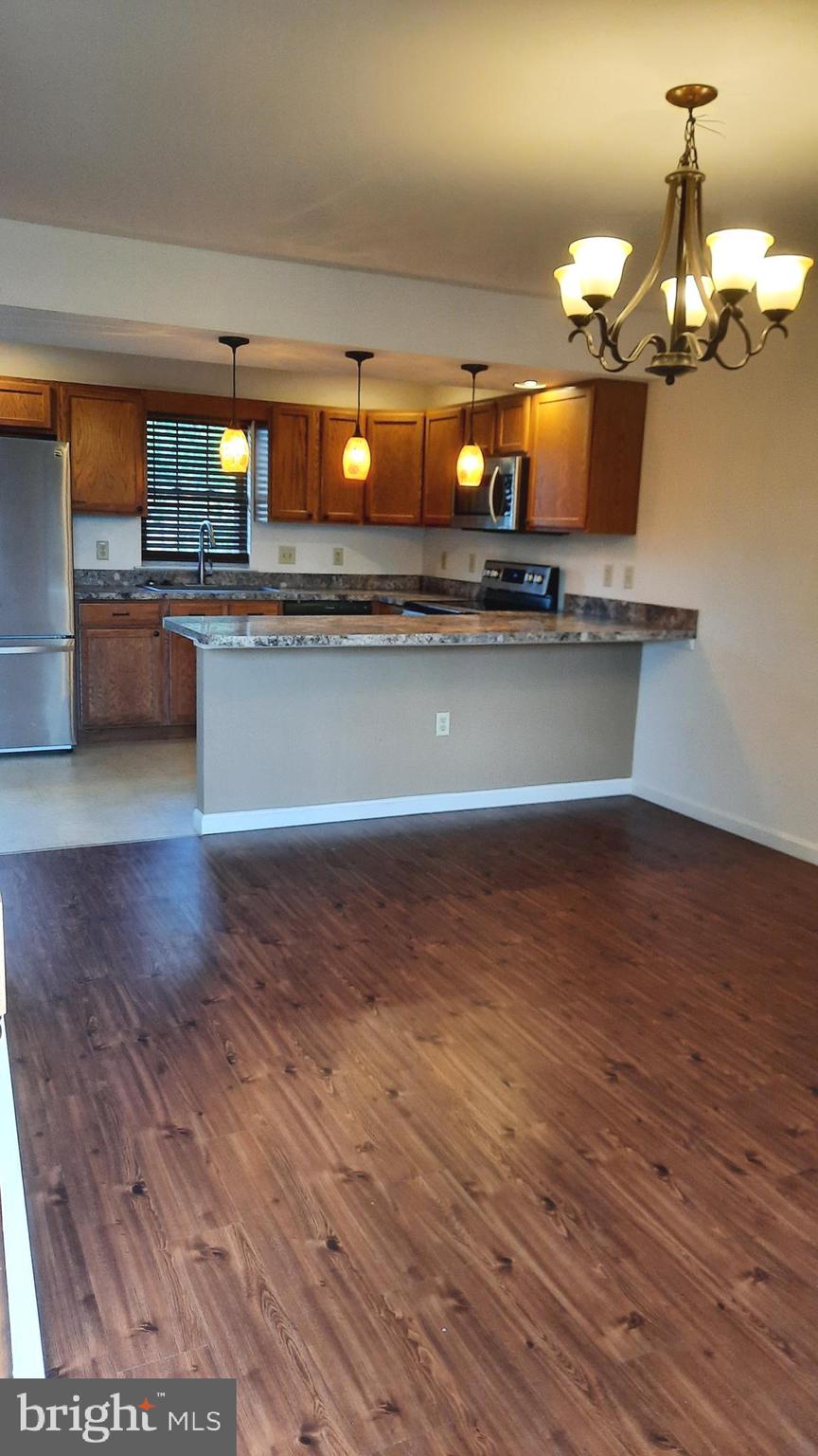 137 HUNTERS RIDGE DR